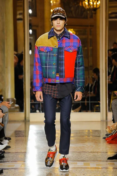 Look 13